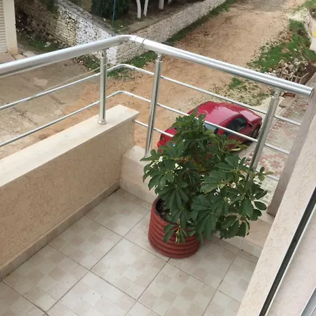 Lici Apartament * Delvine